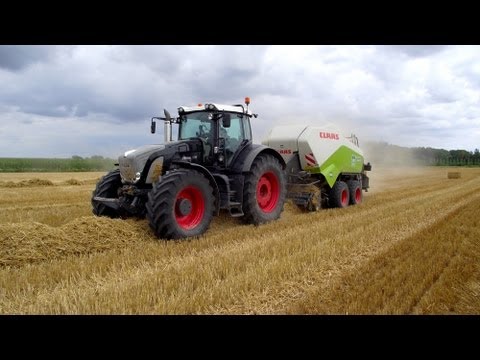 FENDT Black Beauty 936 et CLAAS Quadrant 3400 avec un FENDT 936 et 3400 en 2012