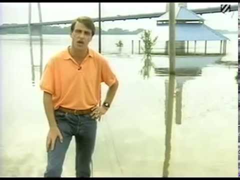 News at 10 : Illinois Floods (1993)