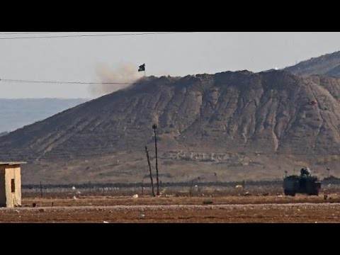 ISIL flag raised in Syrian border town near Turkey