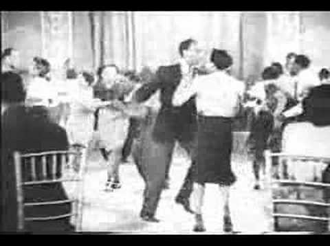 Whitey's Lindy Hoppers performing the Big Apple (1939)