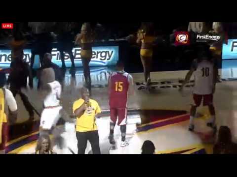 Cleveland Cavaliers' first players introduction (LeBron James is back, crowd goes crazy!)