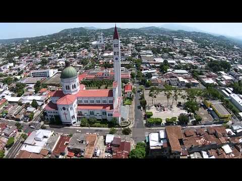 San Salvador, una vista aérea del Drone LPG