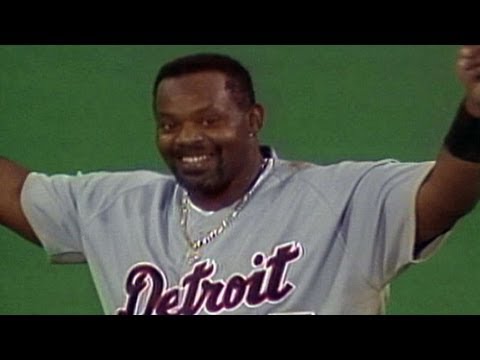 DET@MIN: Cecil Fielder steals his first base