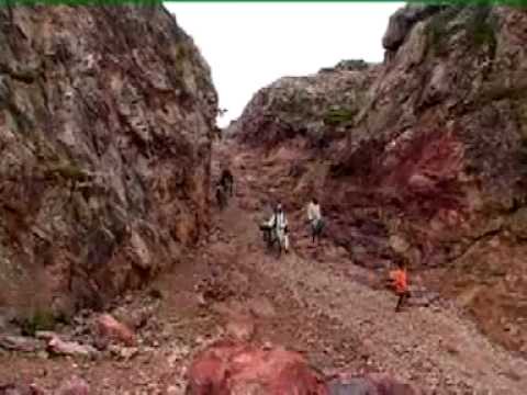 MOUNTAIN MAN-DASHRATH MANJHI