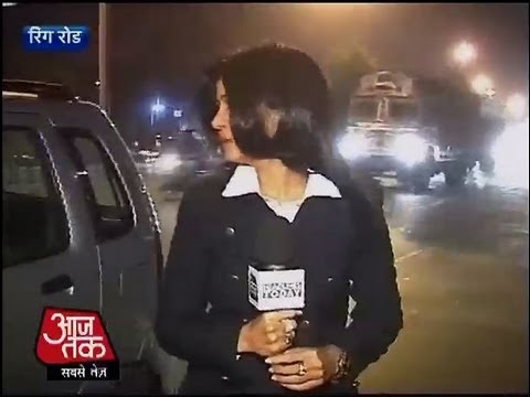 Aaj Tak reporter faces eve-teasing while reporting on Delhi gangrape case