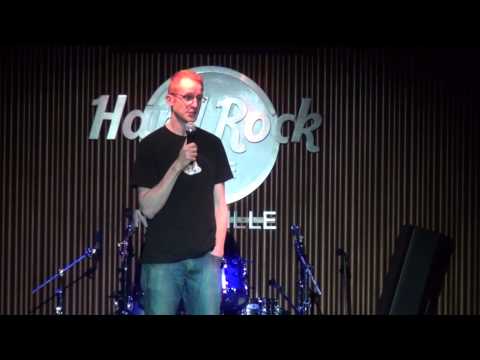 Comedian owns heckler for 4 minutes