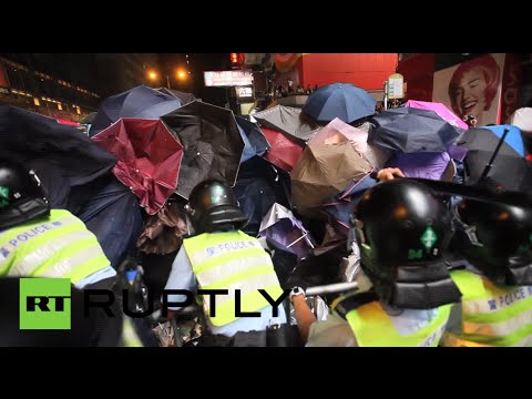 Hong Kong cops vs Umbrellas: Thousands protest, dozens arrested