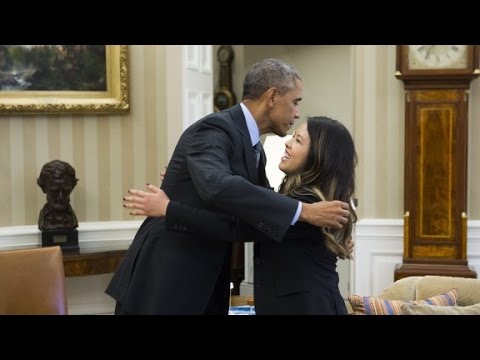 Ebola-free, Texas nurse meets with Obama