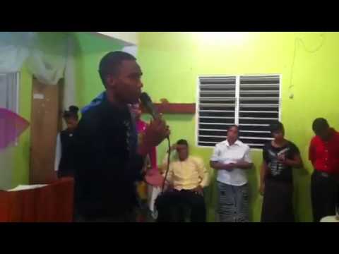 Evangelista Raúl Medina con el tema: un adorador no se deti