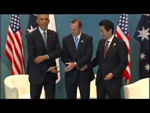 Tony Abbott's Awkward 3-Way Handshake At G20 With Barack Obama & Shinzo Abe