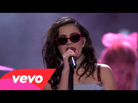 Charli XCX - Boom Clap/Break The Rules (Medley) (2014 American Music Awards)