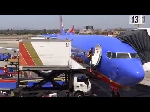 Southwest Airlines Boeing 737-800 Takeoff -- Los Angeles Airport KLAX / LAX + Enroute to MDW