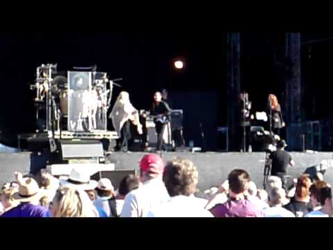 Rod Stewart / Stevie Nicks - Stand Back, Hard Rock Calling 26th June 2011, Hyde Park, London