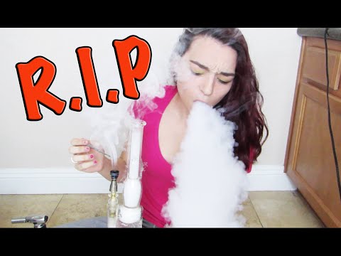 GIRL ATTEMPTS HALF GRAM DAB!!