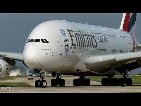 Airbus A380 vs Boeing 747