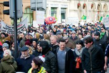 Irlands arbetare intar gatorna i vrede över den orättvisa vattenavgiften. 100 000 demonstrerade i Dublin den 10 december. (photo: )