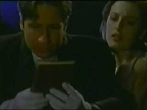 Gillian Anderson bloopers in The X-Files (part 1 of 2)