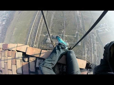 Daredevil Scales 280-Metre Chimney Tower Without Safety Equipment