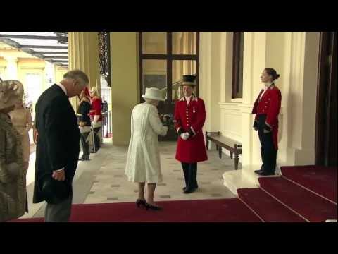 Royal Procession to Buckingham Palace - The Diamond Jubilee 2012