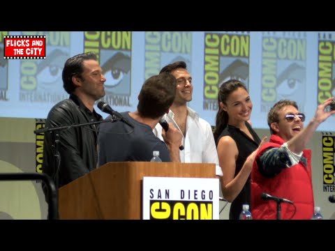 Batman vs Superman Comic Con 2014 - Henry Cavill, Ben Affleck & Gal Gadot