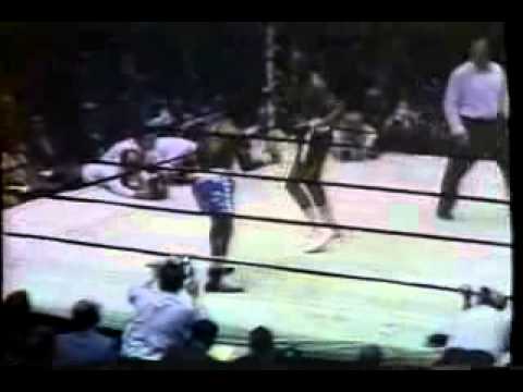 Bob Foster vs. Dick Tiger (part 1 of 2)