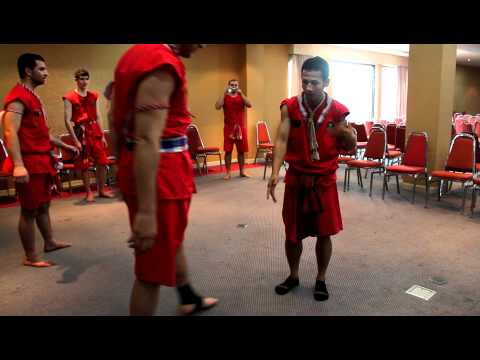 Natural and Powerful Kick Style Muay Thai: Kru Suphan Chabairam