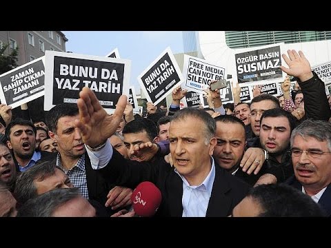 EU warns Turkey over dozens of media arrests