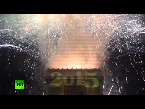 Breathtaking New Year Fireworks: France, Brazil, Turkey & Hong Kong welcome 2015