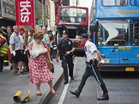 13 Hurt in New York City Theatre District Bus Crash | BREAKING NEWS - 06 AUGUST 2014