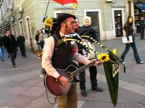 Amazing One-Man-Band Street Performer in Croatia (Cigo Man Band)