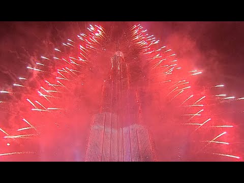 Dubai Burj Khalifa show marks start of New Year 2015 with sparkle