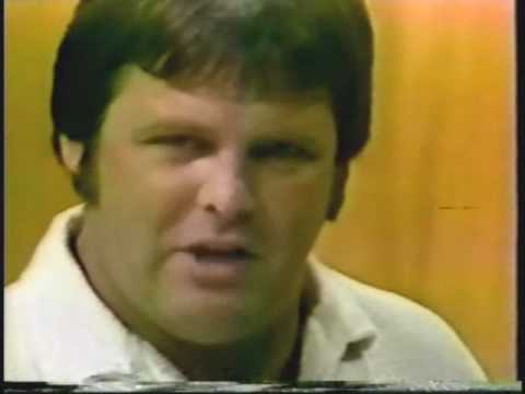 Jerry Lawler and Bill Dundee share some history on Wayne Farris (6-23-79) Memphis Wrestling Promo