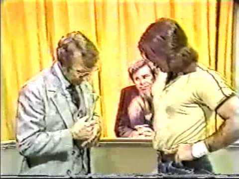 Concession Stand Brawl - Wayne Farris, Larry Latham vs Rick & Robert Gibson (4-11-80)