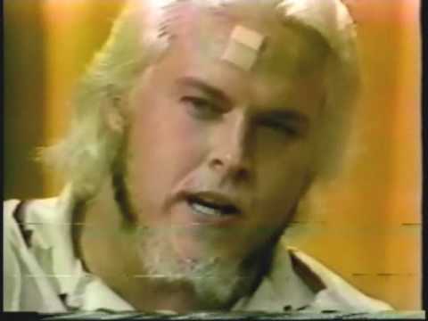 Funny! Wayne Farris Answers Stupid Questions (6-23-79) Classic Memphis Wrestling Promo