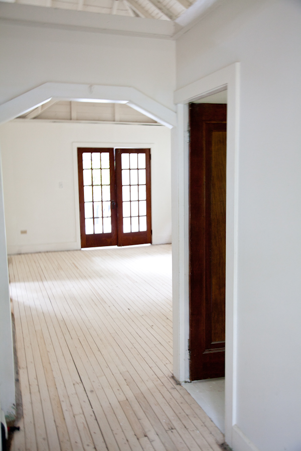 cottage_white_painted_floors-7