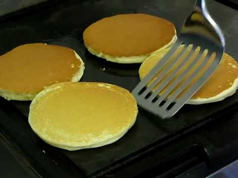 HOW TO MAKE THE BEST PANCAKES IN THE WORLD