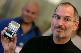 Former Apple chief executive Steve Jobs has been portrayed as brilliant, brash and difficult. But Apple executives say a new book, Becoming Steve Jobs, reflects his personality and management style better. 