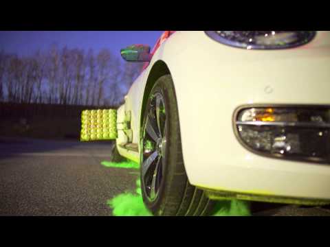 Coloring easter eggs with Volkswagen