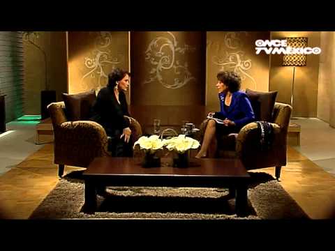 Conversando con Cristina Pacheco - Adriana Barraza