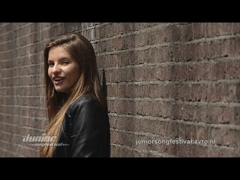 Julia - Around | Officiële Videoclip Junior Songfe