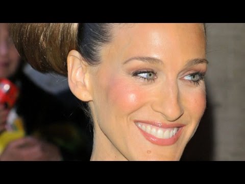 Sarah Jessica Parker - Inside Her Unique Fashion & Style on Vanity Fair Hollywood Style Star