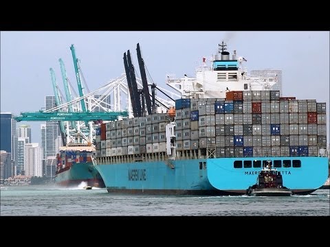 Maersk Damietta container ship