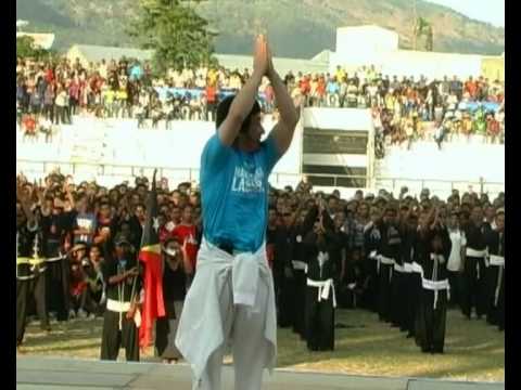 Jackie Chan promoting Timor on UNICEF visit