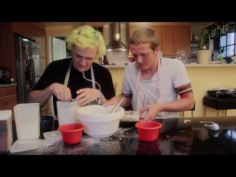 Because We Can 2. Ep 6 - Cake (Swedes baking with TENS)