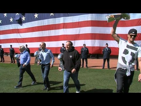 WSH@BOS: Tom Brady tosses out ceremonial first pitch