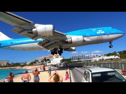 NEW! ✈ Boeing 747 LOW Landing & Jet Blast at SXM Sint Maarten