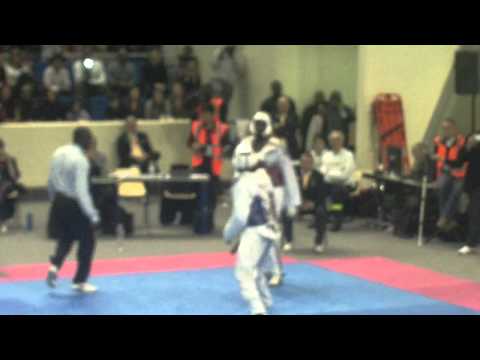 Taekwondo Finale TIP 2011 - Senior +80kg Pascal GENTIL VS Mickaël BOROT - ROUND 3