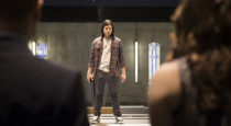 This week’s The Flash opens on Cisco, Caitlin and Barry in Wells’s secret room, looking at the ‘Flash Missing: Vanishes in Crisis’ headline from the future. Barry is freaked out […]