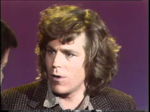 Dick Clark Interviews Jeff Conaway -  American Bandstand 1980