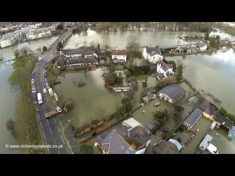 Chertsey flood 2014